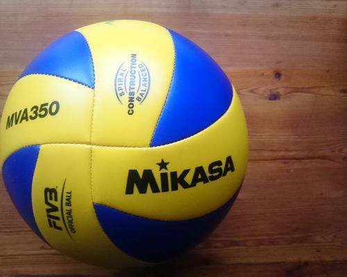 Ein Volleyball für unsere Jugend